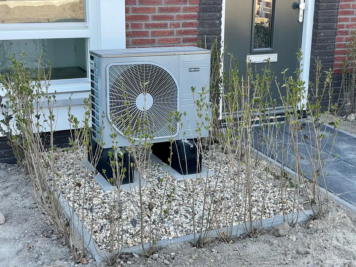 Installation d'une pompe à chaleur dans une maison résidentielle