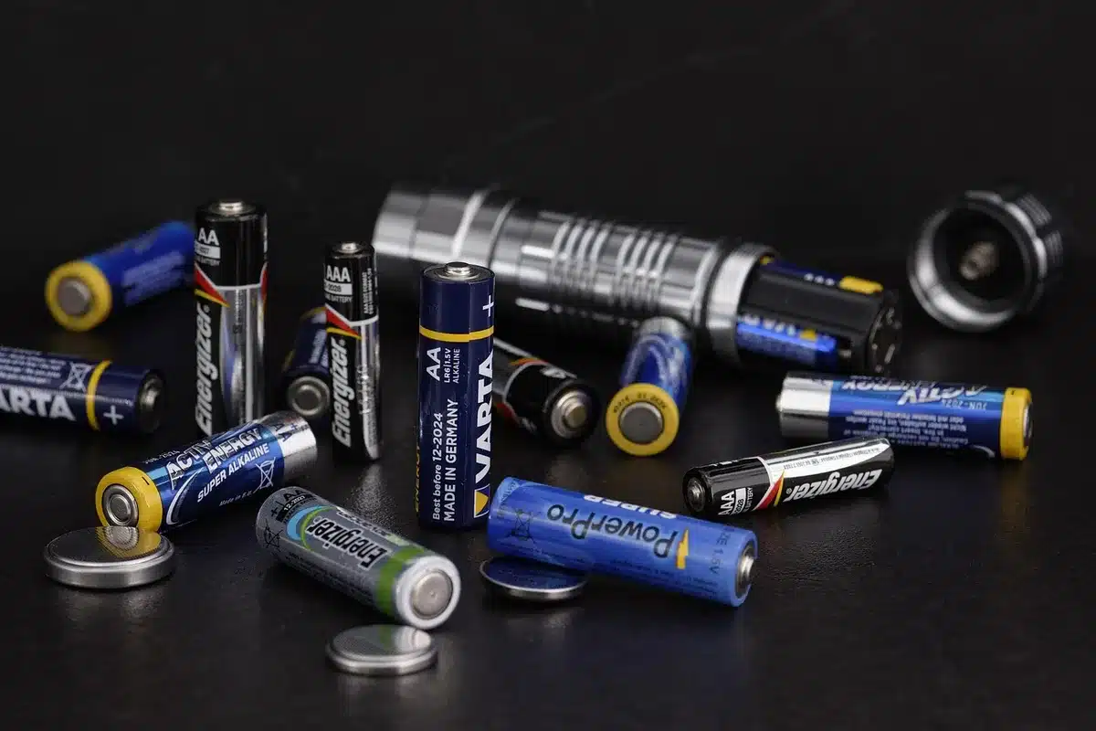 Schéma illustrant la capacité d'une batterie en kWh et niveaux de charge